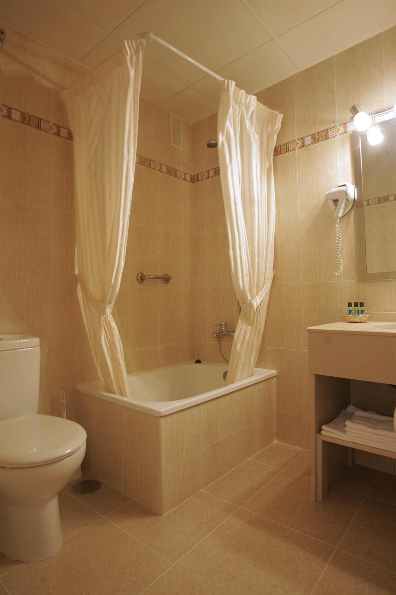 Hotel Goartin مالقة الغرفة الصورة
