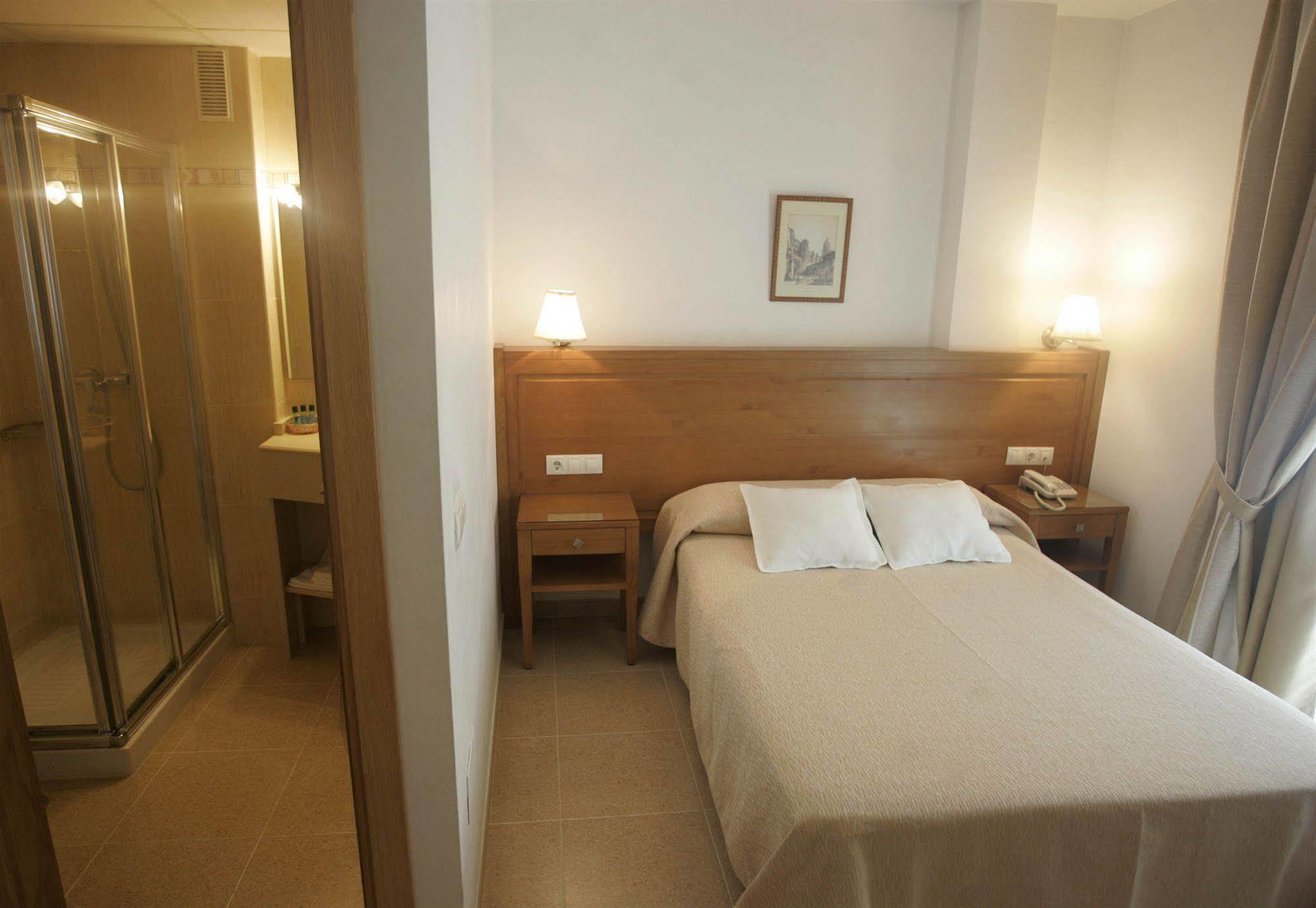 Hotel Goartin مالقة المظهر الخارجي الصورة